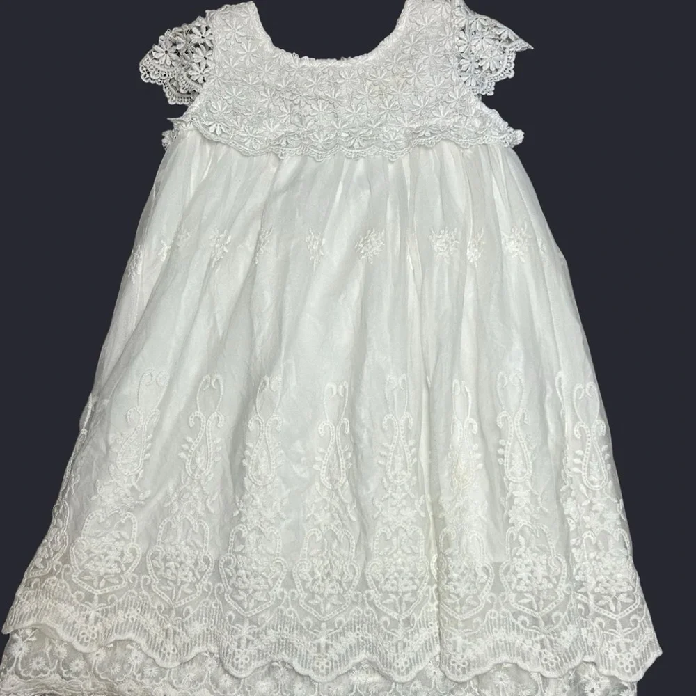 Beautiful White Lace Flower Girl / Communion Dress – Bow Dream (Size 7)